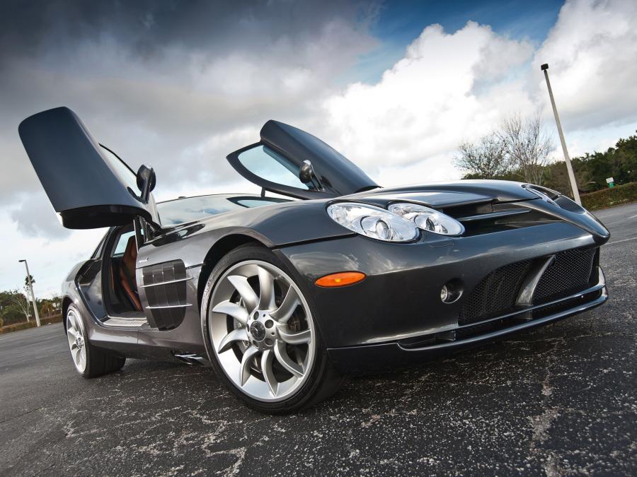  Mercedes-Benz SLR McLaren 2004 года  (US) (фото 8 из 22)